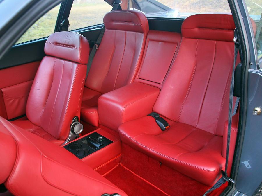 Интерьер Ferrari 3.2 Mondial 1985 года  (фото 18 из 18)